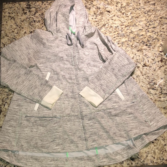 Lululemon Sun Showers Jacket - Picture 5 of 8